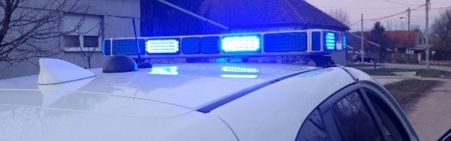 VOZAČ BMW NIJE STAO NA ZNAK POLICAJCA Sustigli ga na pumpi, u trenutku hapšenja ODBACIO PIŠTOLJ