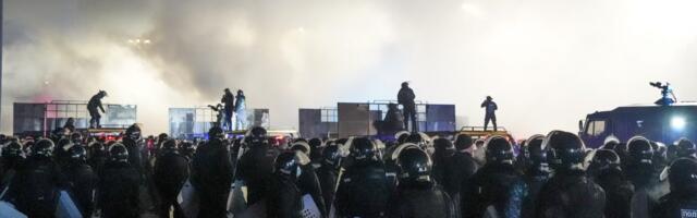Protest se oteo kontroli, suzavac i šok bombe na ulicama Almatija