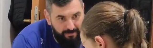 "Kako, bona, puta tri?!": Tata je uči matematiku, napeto (VIDEO)