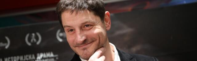 BRAT Petra Benčine je DASA BOLI GLAVA! Evo kako su se on skockao za premijeru filma Obraz!