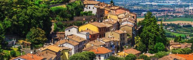 Ovaj grad je proglašen za najgostoljubiviji na svetu: Okružen je vinogradima, ima samo 14.000 stanovnika, a evo gde se nalazi