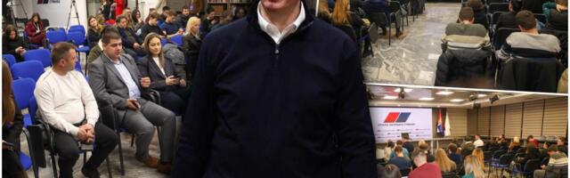 PREDSEDNIK VUČIĆ STIGAO U ŠTAB! Uoči zatvaranja biračkih mesta! (VIDEO)