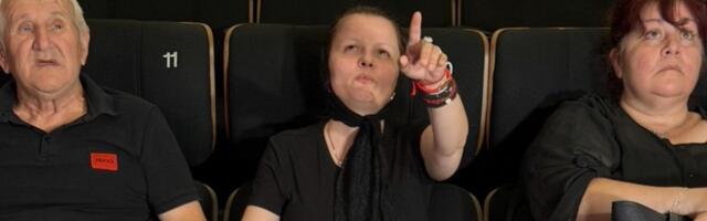 "Bog neka sudi": Mala Cana priča sama sa sobom na komemoraciji Andriji Bajiću (VIDEO)