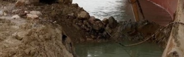 Bager kao superheroj spašava svet i svetsku ekonomiju, veliki napori se ulažu da bi saobraćaj ponovo proradio!