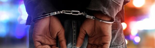 Tinejdžer (17) potegao stolicu na majku, udario oca u glavu