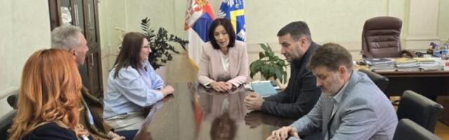 SVETOSAVSKA PRIZNANjA NASTAVNICIMA: Užičani posvećeni deci
