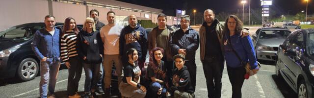 I po kiši i po vetru, Kraguevčani ne odustaju od podrške studentima ispred RTS-a (VIDEO)