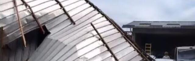 Mini tornado u Trnavi nosio limeni krov preko 50 metara