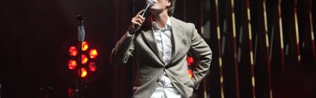 Jakov Jozinović u zagrljaju pevačice: Sa ovom velikom zvezdom pravi ozbiljne planove (FOTO)