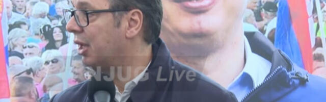 Председник Вучић разговара са грађанима у Уровици (видео)