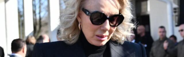 Lepa Brena zatekla užas u kući na Bežaniji! Folkerku pokrali i uništili vrednu imovinu: "Čuvala sam ih u frižideru"