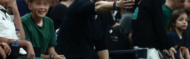 Janakopulos u stanju očaja posle nove bruke Panatinaikosa: Za koje grehe ja plaćam, ko će da zaštiti vlasnike od igrača? (VIDEO)