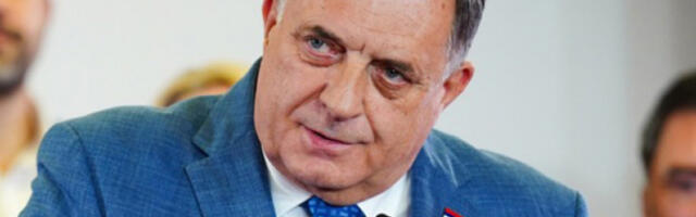 Додик: Српска неће омчу Кристијана Шмита и Сарајева