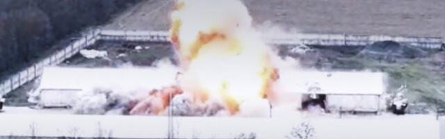 Епско уништење украјинског упоришта и складишта снимљено из дрона