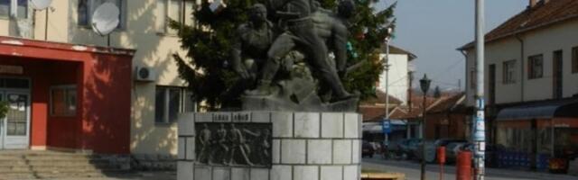 Od plafona do sistema, SVE SE RASPADA u Babušnici