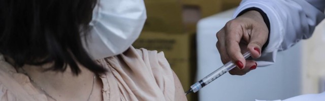 Lekar je pokazao kako izgledaju pluća nevakcinisanog i vakcinisanog pacijenta obolelog od korone - razlika je ogromna