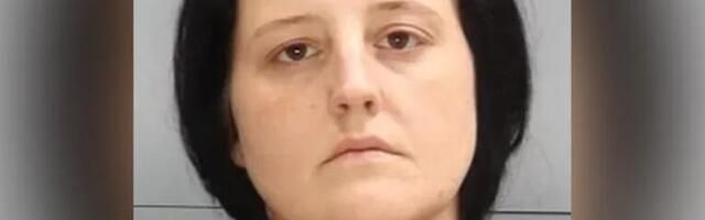 PREGAZILA MUŽA NAKON SVAĐE, PA NATERALA DECU DA IZVUKU OCA ISPOD AUTOMOBILA: Kamere zabeležile stravičan prizor!