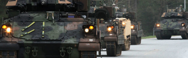 Амерички тенкови близу границе Србије — меркају Русију