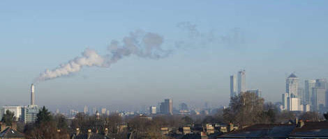 Studija: Smrtni slučajevi od COVID-19 povezani sa zagađenjem zraka
