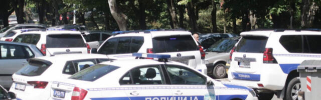 "ČULA SU SE DVA PUCNJA, MUŠKARAC JE RANJEN!" Detalji pucnjave na Vračaru - NA MESTU PUCNJAVE TRAGOVI KRVI!