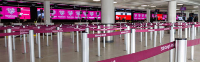 Инцидент на аеродрому у Единбургу: авион Рајанера ударио у цистерну