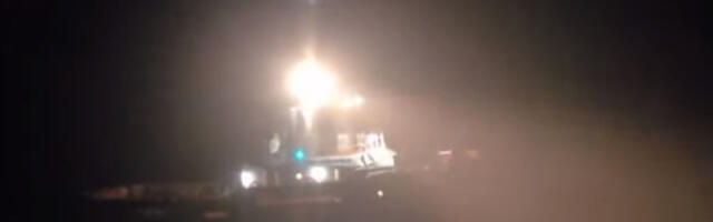 Drama u Dalmaciji: More nadire i ulazi u kuće, trajekti u prekidu, morali da spasavaju crnogorski brod