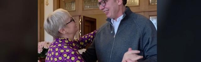 Вучић запосленим женама у Председништву: Срећан сам што их имам и бескрајно хвала