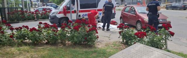 Smrt u Beogradu: Telo muškarca na pločniku u Kumodražu, Hitna pomoć na terenu (FOTO/VIDEO)