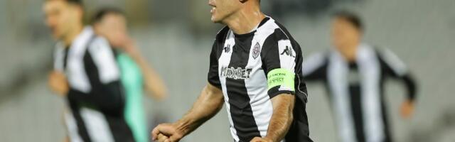 Partizan je prvi, Grobari kritikuju! Samo je jedan pošteđen