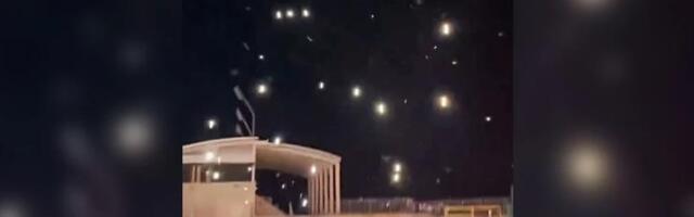 FRAPANTNA SCENA U NOVOGODIŠNJOJ NOĆI U BUDVI, DRONOVI PADAJU U MORE! Ljudi u neverici gledali kako se spektakl pretvorio u DEBAKL (VIDEO)