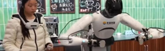 Кина отворила „школу за роботе”