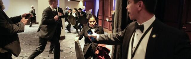 HAOS NA TRAMPOVOJ VEČERI: Agenta Tajne službe ranio kolega? Ispalio pet metaka dok je napadač pokušavao da upadne u zgradu (FOTO)