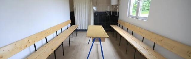 Obnovljene svlačionice na stadionu FK "Borac" u Drenovcu (FOTO)