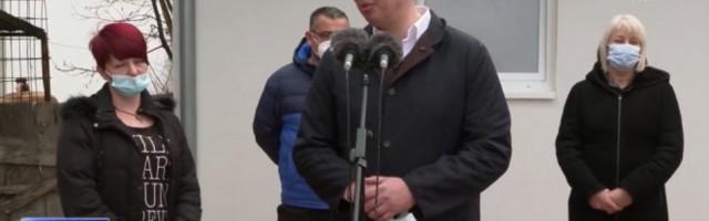 JOVANKA JE NAJBOGATIJA ŽENA U SRBIJI, IMA DEVETORO DIVNE DECE! Vučić u poseti porodici Đurić u Laćarku: Deca su naša BUDUĆNOST! /Video/