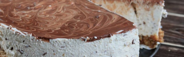 Čokoladna torta bez šećera i brašna - zdrava poslastica koja se sprema za 30 minuta