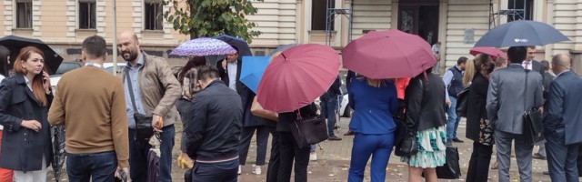 Protest advokata u Kragujevcu – Ni korak nazad (VIDEO)