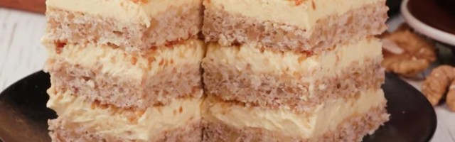 Kolač sa orasima na tri sprata menja svaku tortu i savršen je za vreme slava