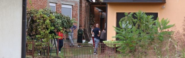 Bolni prizori ispred kuće poginulog pilota, jauci odjekuju ulicom: Stradao nedaleko od rodnog mesta