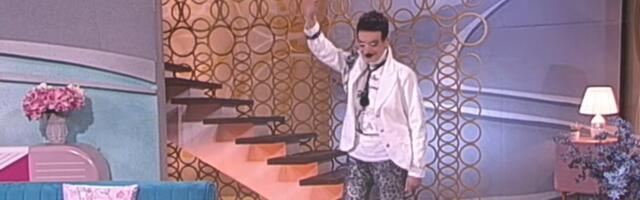 ŠOKANTAN POTEZ RUŠKE JAKIĆ: Otkrila donji veš usred emisije, a evo šta je razlog njene provokacije! (VIDEO)
