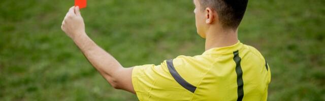 Skandal u srpskom fudbalu: Brutalno napadnut sudija, odleteo dva metra i udario GLAVOM U ZEMLJU