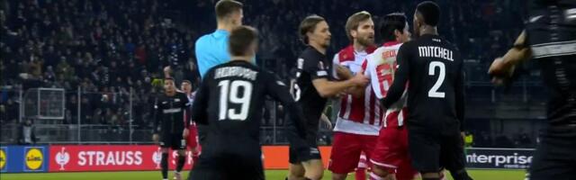 Haos na terenu: Igrači se sukobili i potukli u završnici meča!