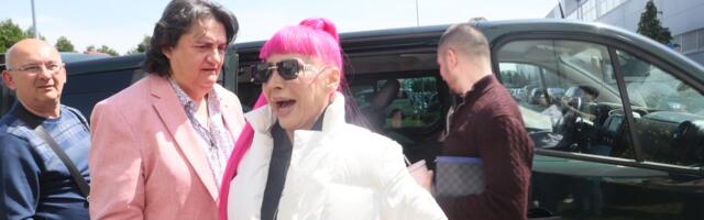 U JEDAN DETALJ NA ZORICI BRUNCLIK SVI GLEDAJU: Vratila se u "Pinkove zvezde" u pratnji Kemiša i ćerke - Ovo je prvo rekla