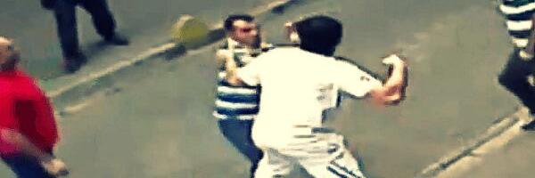 Ulična tuča: Irski bokser sam protiv 15-orice