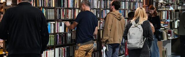 Uvođenje nove tarife na izdavanje knjiga - katanac na vratima biblioteka