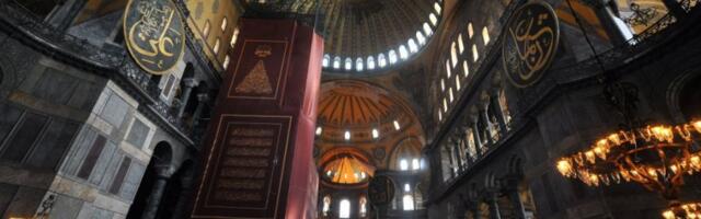 TURSKA POČINjE RESTAURACIJU KUPOLE DžAMIJE AJA SOFIJA: Ostaće otvorena za posetioce i vernike tokom radova