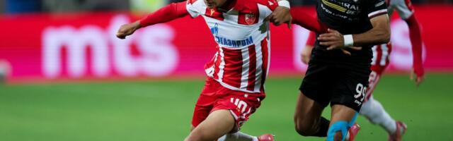 (POLUVREME) CRVENA ZVEZDA GUBI SA IGRAČEM MANJE: Radnički ide ka pobedi na Marakani!