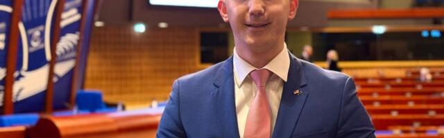 Stanković iz Strazbura: U Srbiji se ne održavaju izbori, već se simulira demokratija