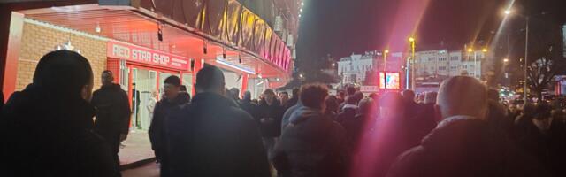 Vozovi, autobusi, kola – sve puno! Svi na „Marakanu“ idu! (VIDEO)