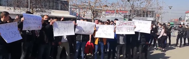 Protest učenika u Gračanici, traže oslobađanje mladića iz pritvora