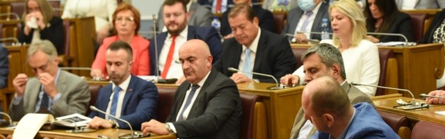 Crna Gora: Usvojena Rezolucija o Srebrnici